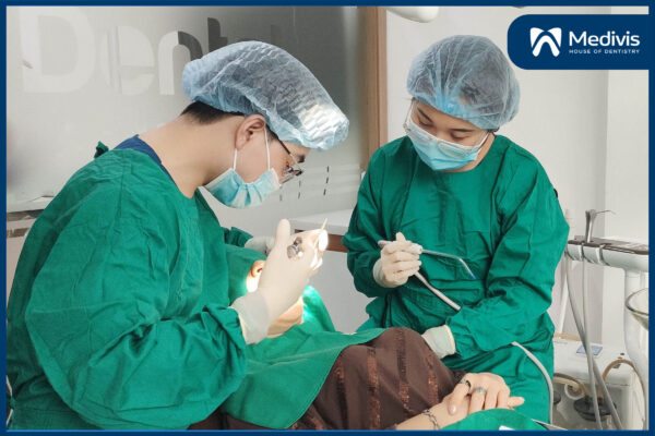 Trồng răng số 7 3